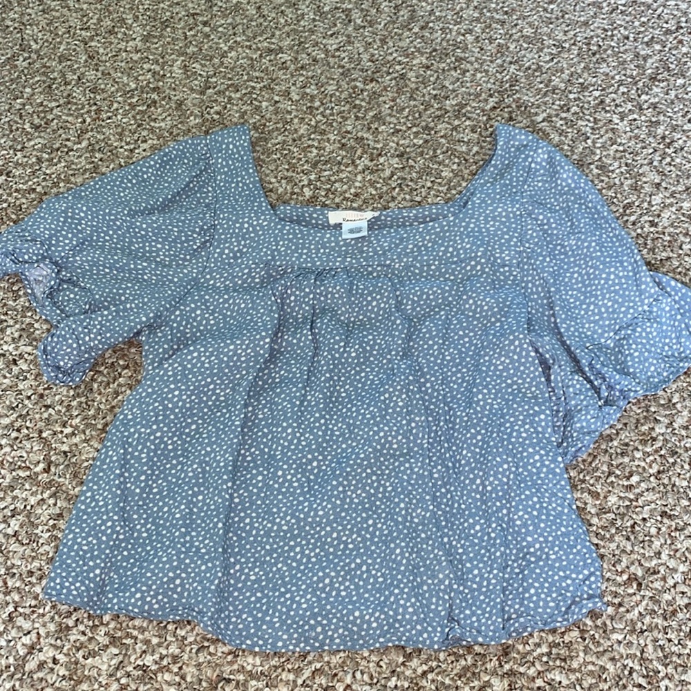 Cute blouse - Picture 2 of 4
